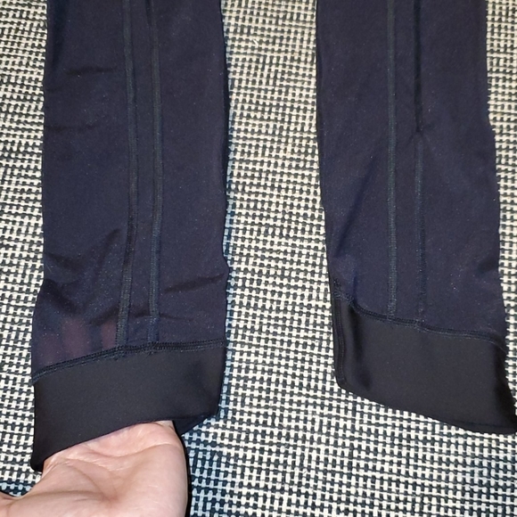 UNDERARMOUR LEGGINGS - Picture 2 of 6